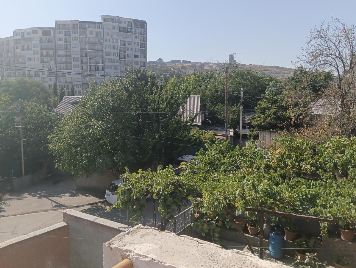 Mary'S Cozy & Lovely Studio On Very Quiet Khosharauli Street Тбилиси Экстерьер фото