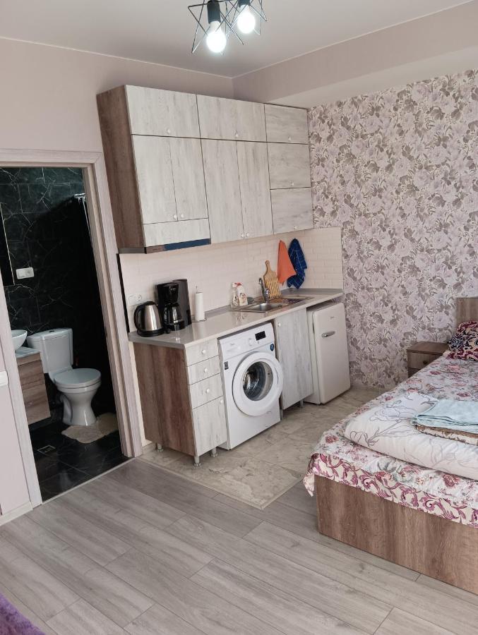 Mary'S Cozy & Lovely Studio On Very Quiet Khosharauli Street Тбилиси Экстерьер фото